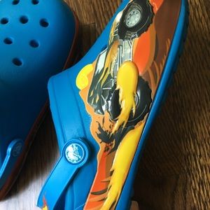 Hotwheels Crocs size J2